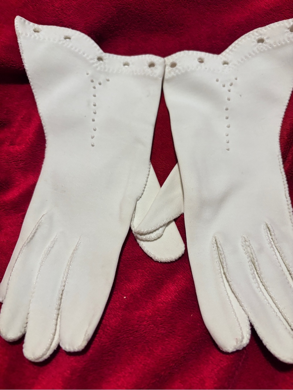 VTG Classic White Ladies Dress Gloves - Elegant Embroidered Eyelet Detail 10x3